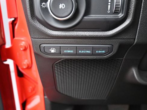 Used 2024 Jeep Wrangler Unlimited w/ Convenience Group image 14