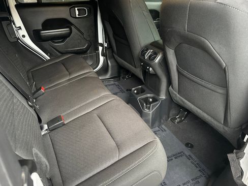 Used 2021 Jeep Wrangler Unlimited Sport image 19