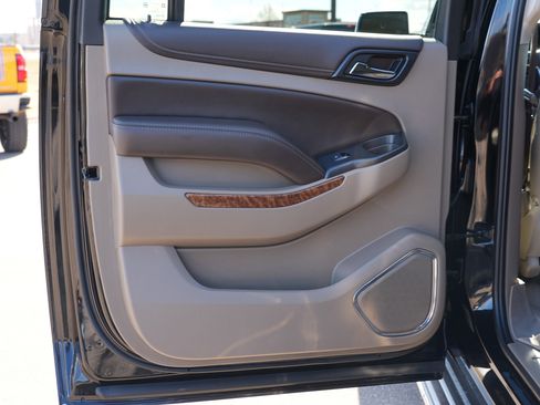 Used 2017 Chevrolet Suburban Premier image 19