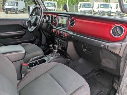 Used 2021 Jeep Gladiator Rubicon AWD/4WD image 27