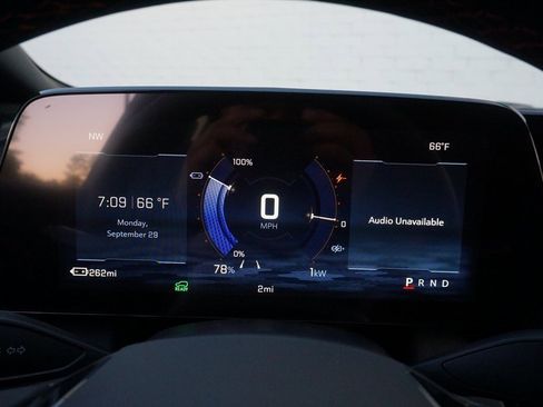 New 2026 Chevrolet Equinox EV RS image 21