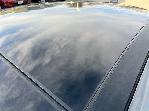 Used 2023 Genesis G70 3.3T w/ Sport Prestige Package image 23