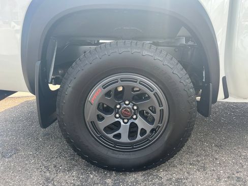 Used 2026 Nissan Frontier PRO-4X AWD/4WD image 38