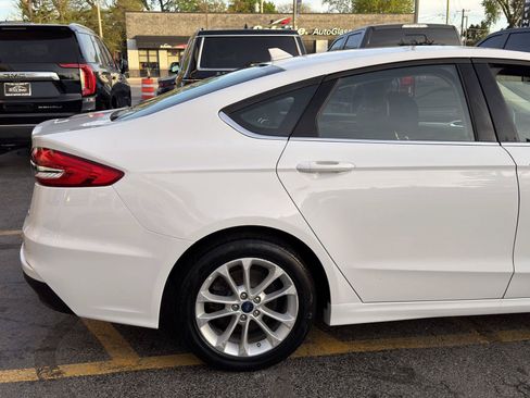 Used 2019 Ford Fusion SE FWD image 9