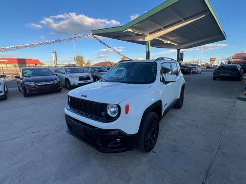 Used 2017 Jeep Renegade Altitude AWD/4WD image 3
