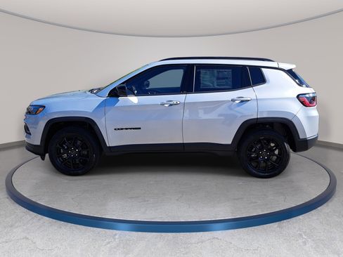New 2026 Jeep Compass Latitude image 8