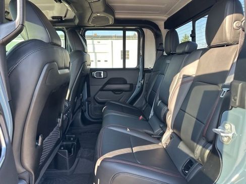 Used 2025 Jeep Gladiator Rubicon w/ Safety Group image 24