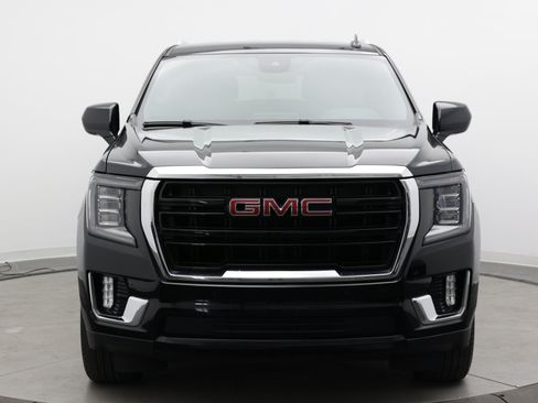 Used 2024 GMC Yukon XL SLE w/ Gmc Pro Safety Plus Package RWD image 2