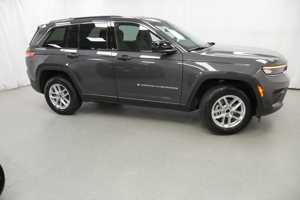 Certified 2025 Jeep Grand Cherokee Laredo X AWD/4WD image 20