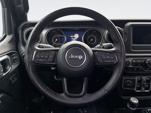 Used 2022 Jeep Wrangler Unlimited Sport AWD/4WD image 12