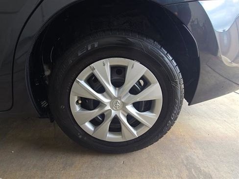 Used 2018 Toyota Corolla L FWD image 25