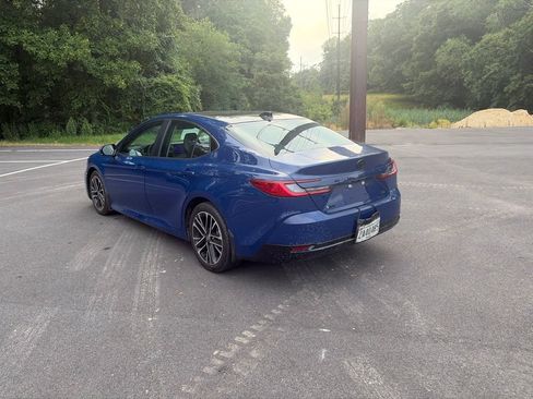 Used 2025 Toyota Camry XLE FWD image 27