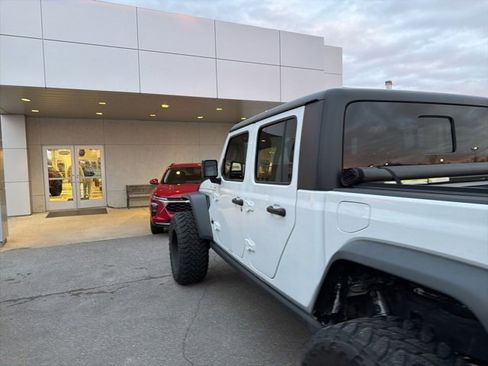 Used 2020 Jeep Gladiator Sport w/ Quick Order Package 24S image 34