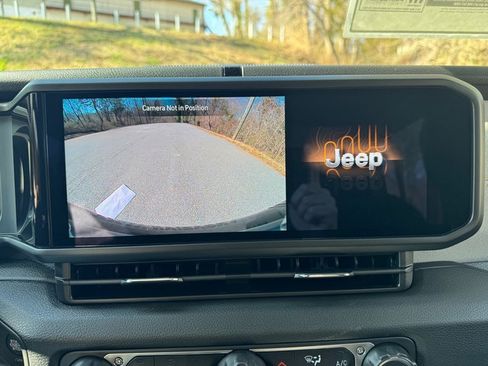 Used 2025 Jeep Wrangler Unlimited Sport image 23