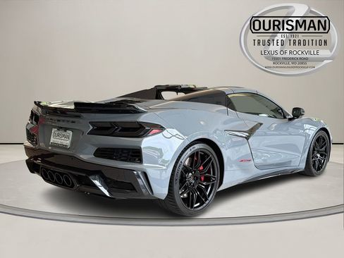 Used 2025 Chevrolet Corvette Z06 w/ Stealth Interior Trim Package RWD image 4
