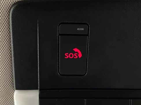 Certified 2025 Nissan Rogue SV image 27