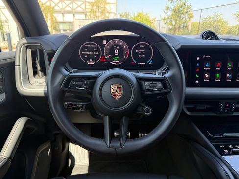 Used 2025 Porsche Cayenne S AWD/4WD image 15
