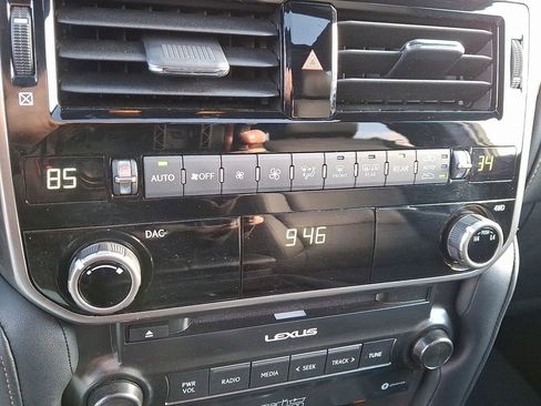 Used 2022 Lexus GX 460 Premium image 17