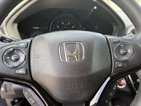 Used 2022 Honda HR-V EX image 12