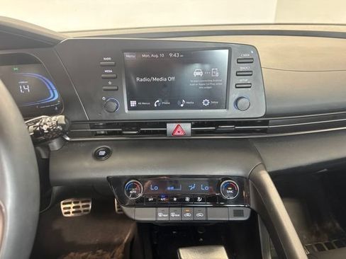 Used 2025 Hyundai Elantra Sport FWD image 15