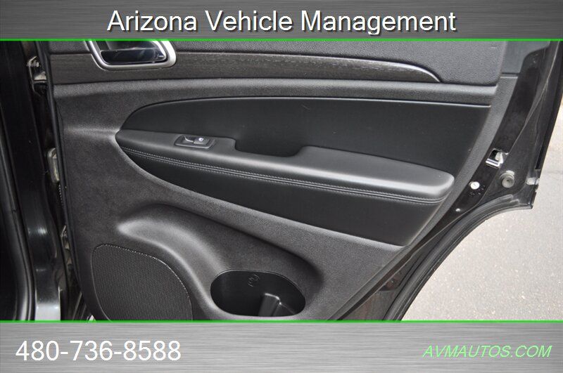 Used 2017 Jeep Grand Cherokee Altitude RWD image 31