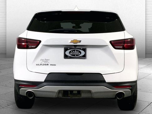 Used 2025 Chevrolet Blazer LT image 3