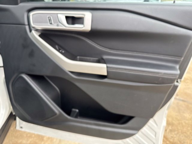 Used 2022 Ford Explorer Limited w/ Equipment Group 301A RWD image 15