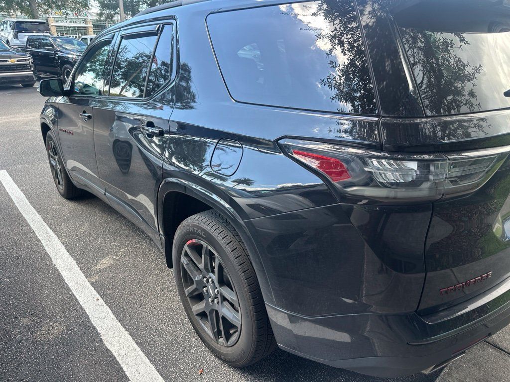 Certified 2020 Chevrolet Traverse Premier w/ Redline Edition AWD/4WD image 12