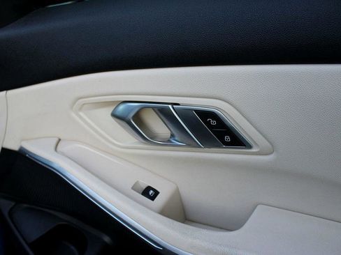 Used 2020 BMW 330i Sedan w/ Driving Assistance Package image 23