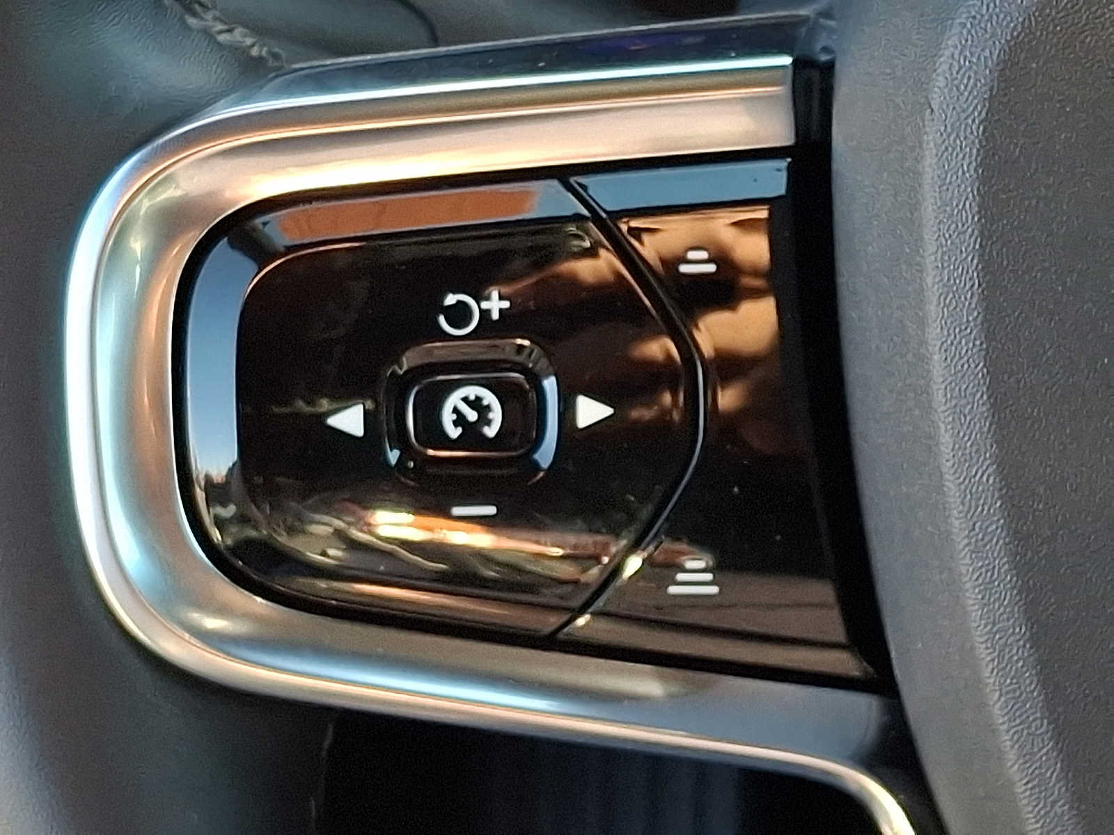 Used 2022 Polestar Polestar 2 FWD image 22
