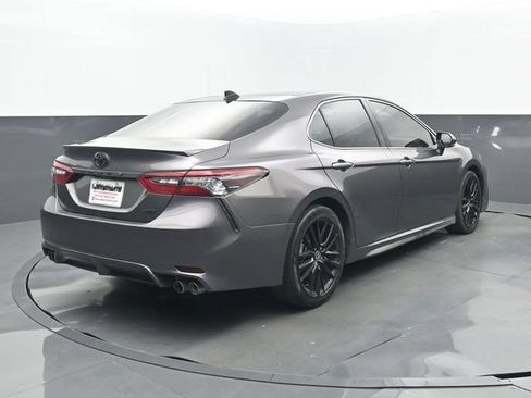 Used 2022 Toyota Camry XSE FWD image 6