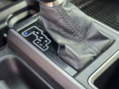 Used 2021 Toyota Tacoma TRD Sport w/ Technology Package image 39