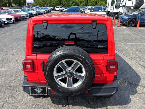 Used 2021 Jeep Wrangler Unlimited Sahara image 8