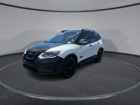Used 2017 Nissan Rogue SV FWD image 3