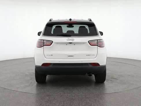Used 2025 Jeep Compass Limited AWD/4WD image 7