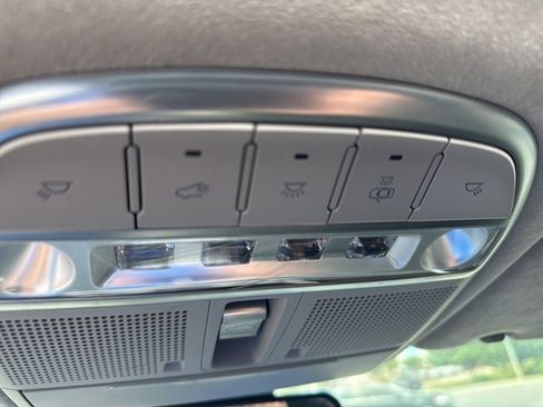 Used 2018 Genesis G90 3.3T Premium image 41