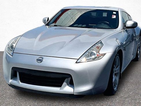 Used 2009 Nissan 370Z Coupe w/ Sport Pkg RWD image 4