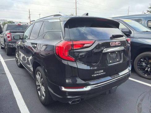 Used 2020 GMC Terrain Denali w/ Denali Premium Package FWD image 2
