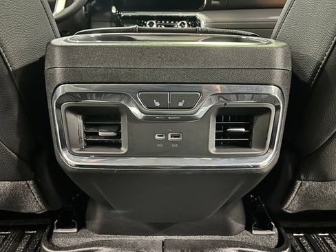 Used 2025 GMC Sierra 2500 Denali w/ Technology Package AWD/4WD image 28