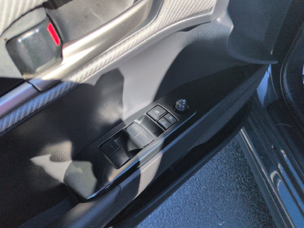 Used 2025 Toyota Camry SE FWD image 11