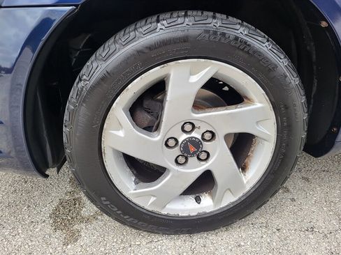 Used 2004 Pontiac Vibe w/ Moon And Tunes Value Package image 32