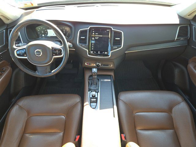 Used 2020 Volvo XC90 T6 Momentum w/ Protection Package Premier AWD/4WD image 12