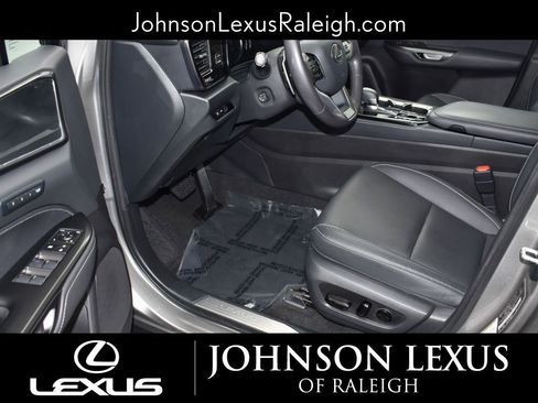 Used 2024 Lexus NX 250 FWD image 11