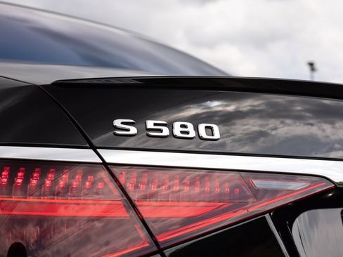 Used 2023 Mercedes-Benz S 580 4MATIC Sedan image 59