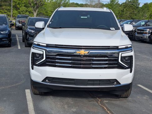 New 2026 Chevrolet Suburban LT w/ Comfort Package AWD/4WD image 3