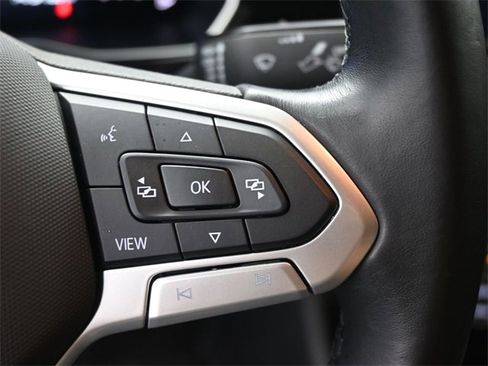 Certified 2022 Volkswagen Jetta SE image 28