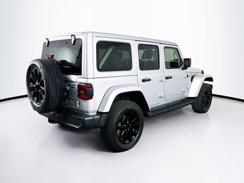 Used 2023 Jeep Wrangler Sahara w/ Cold Weather Group image 9