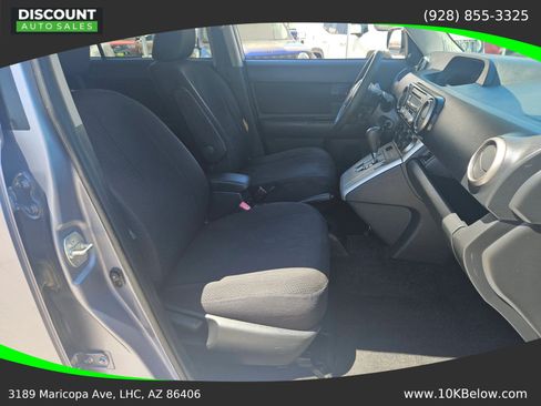 Used 2009 Scion xB FWD image 8