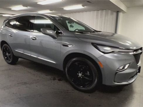 Used 2023 Buick Enclave Essence w/ Sport Touring Edition image 2