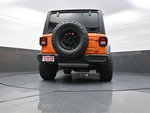 Used 2025 Jeep Wrangler Sport image 28